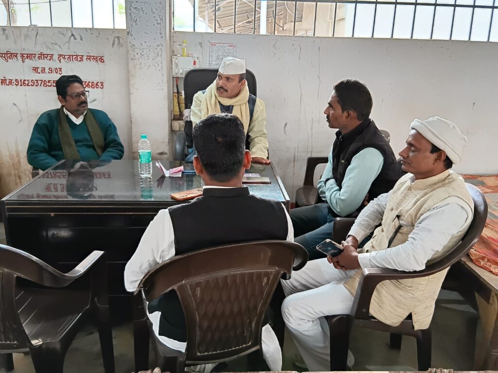 लोकतांत्रिक जन विकास पार्टी के राष्ट्रीय अध्यक्ष अरमान देव उर्फ मुकेश धानुक का शेखपुरा दौरा 2 1000425846