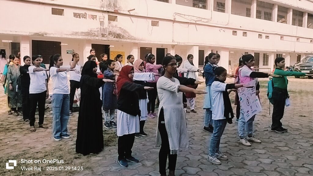 नालंदा महिला कॉलेज में राष्ट्रीय सड़क सुरक्षा जागरूकता कार्यक्रम का आयोजन 2 1000480564