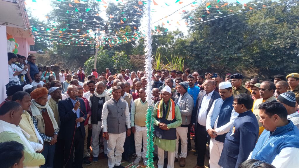 चोरसुआ पैक्स में 76वें गणतंत्र दिवस पर ध्वजारोहण संपन्न 1 IMG-20250126-WA0280