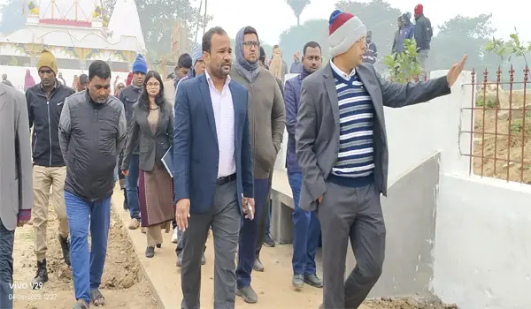 नालंदा जिलाधिकारी ने सीएम प्रगति यात्रा की तैयारियों का लिया जायजा 2 dmn
