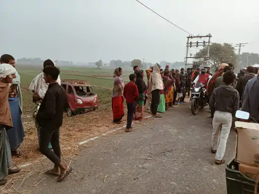 स्कूली वाहन गड्ढे में गिरा, नालंदा में आधा दर्जन बच्चे घायल, दो की हालत गंभीर 2 school
