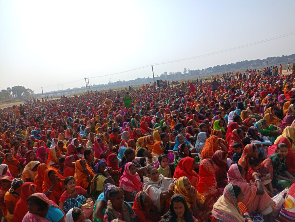 कादीरगंज के चौरा गाँव में विशाल शिव शिष्य सम्मेलन 2 1000505793