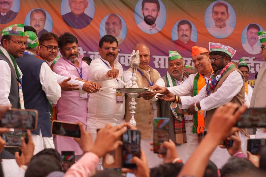 एनडीए का कार्यकर्ता सम्मेलन का हुआ भव्य आयोजन 1 IMG-20250216-WA0098