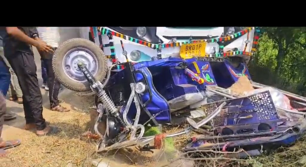 तेज रफ्तार बस ने टोटो और साइकिल सवार को मारी टक्कर, साइकिल सवार की हालत गंभीर 1 Screenshot_20250223_054106_WhatsApp