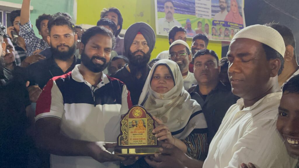 महुआ टोला में आईपीएल की तर्ज पर भव्य क्रिकेट टूर्नामेंट का आयोजन 2 1000530294