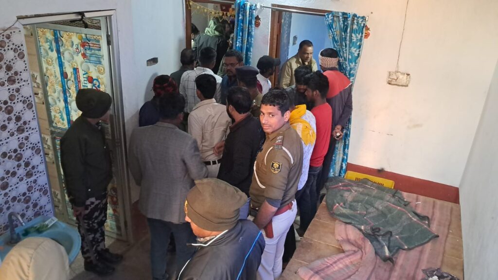 आर्केस्ट्रा अड्डे पर छापेमारी, तीन नाबालिग लड़कियां मुक्त, तीन संचालक गिरफ्तार 2 1000540524