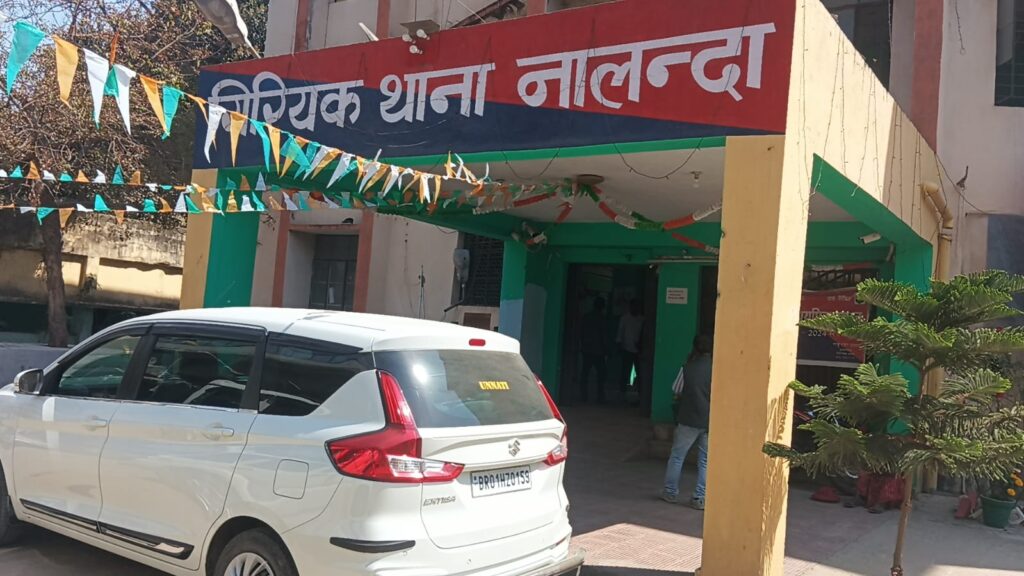 आर्केस्ट्रा अड्डे पर छापेमारी, तीन नाबालिग लड़कियां मुक्त, तीन संचालक गिरफ्तार 3 1000540557