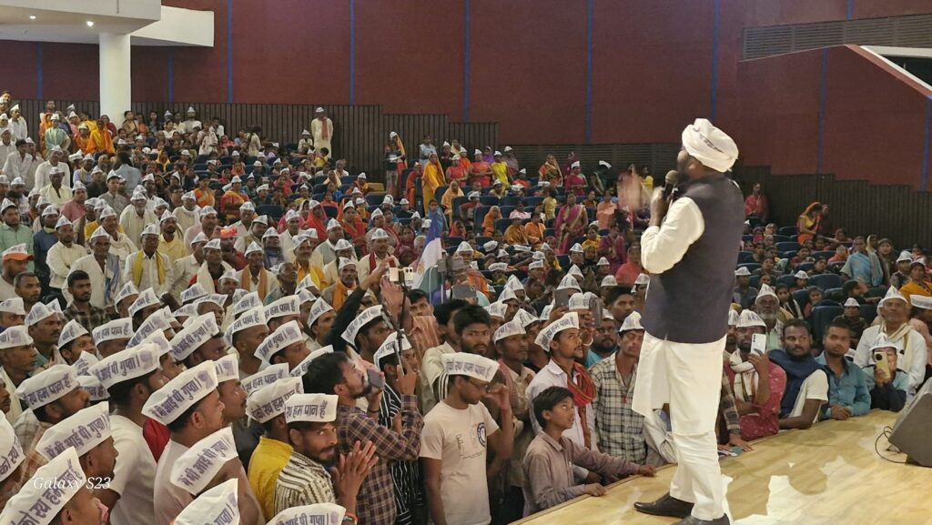 राजगीर में गरजा पान समाज – अब पटना में आर-पार की लड़ाई! 1 IMG-20250302-WA0097