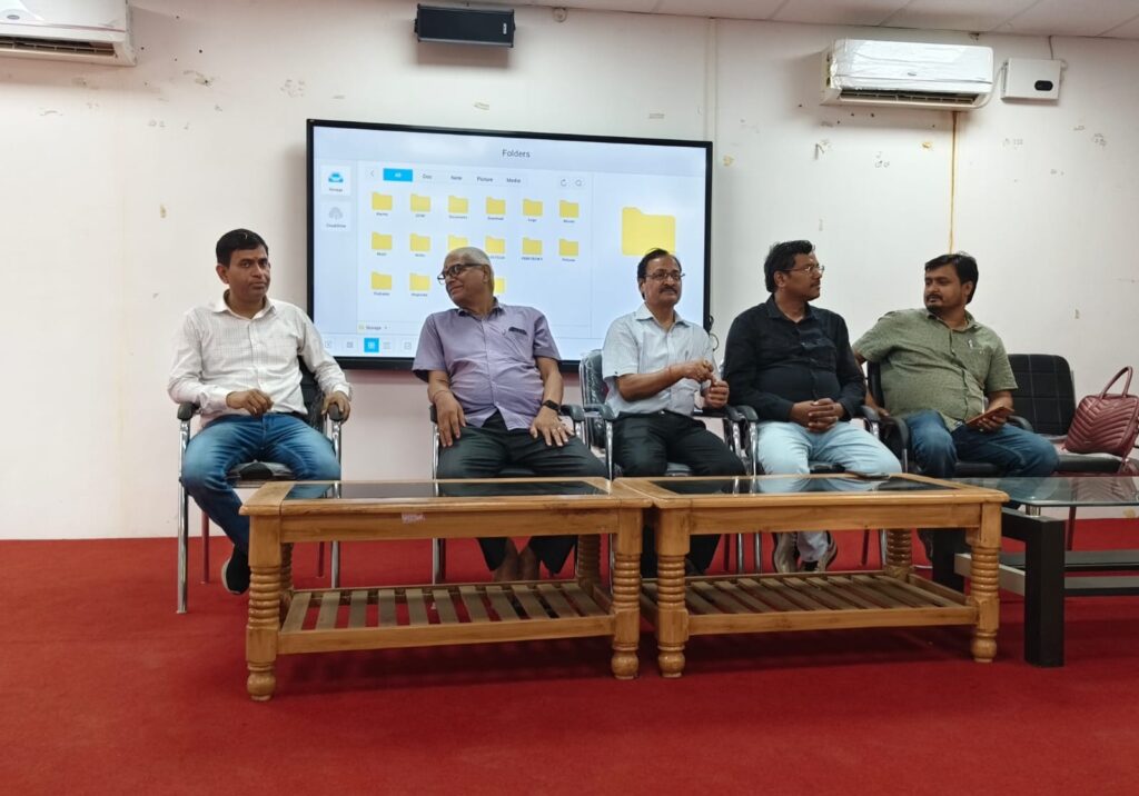 "किसान कॉलेज, सोहसराय में स्नातक तृतीय खंड (2022-2025) के छात्रों के सम्मान में भव्य विदाई समारोह का आयोजन" 2 1000633900
