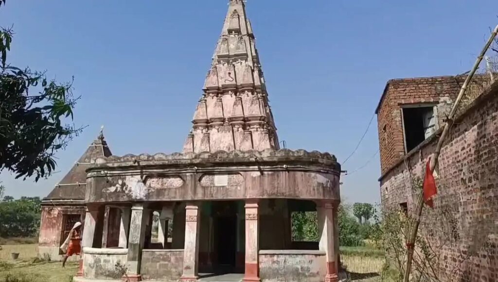 100 वर्ष पुरानी शिवलिंग और नंदी की मूर्ति चोरी, ग्रामीणों में आक्रोश 1 IMG-20250401-WA0140