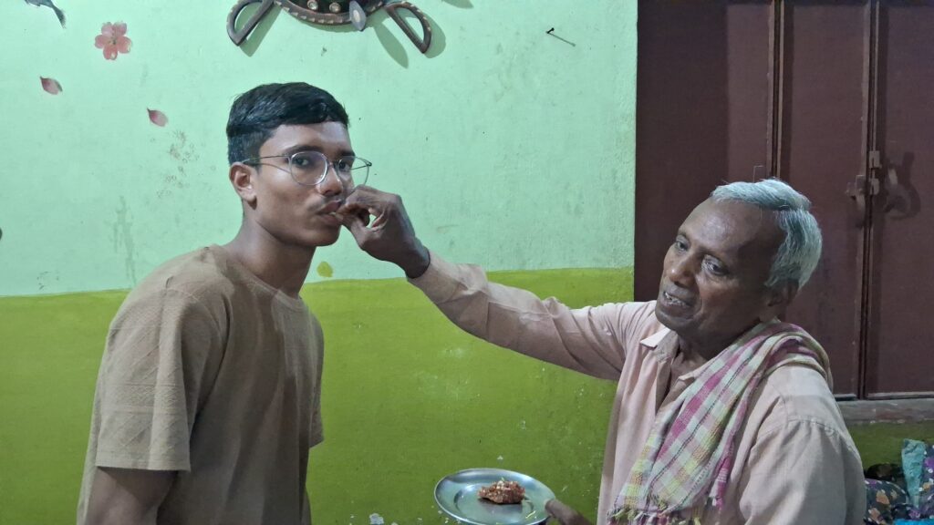 नालंदा के लाल ने रचा इतिहास: दशरथपुर के शिवम सुमन ने सीबीएसई बोर्ड परीक्षा में 97.2% अंक लाकर बढ़ाया जिले का गौरव 3 1000662342