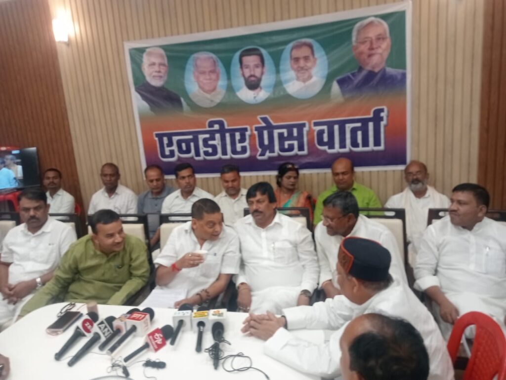 जातीय जनगणना को लोजपा (रामविलास) ने बताया सामाजिक न्याय की दिशा में ऐतिहासिक कदम, तेजस्वी यादव पर साधा निशाना 1 IMG-20250502-WA0106