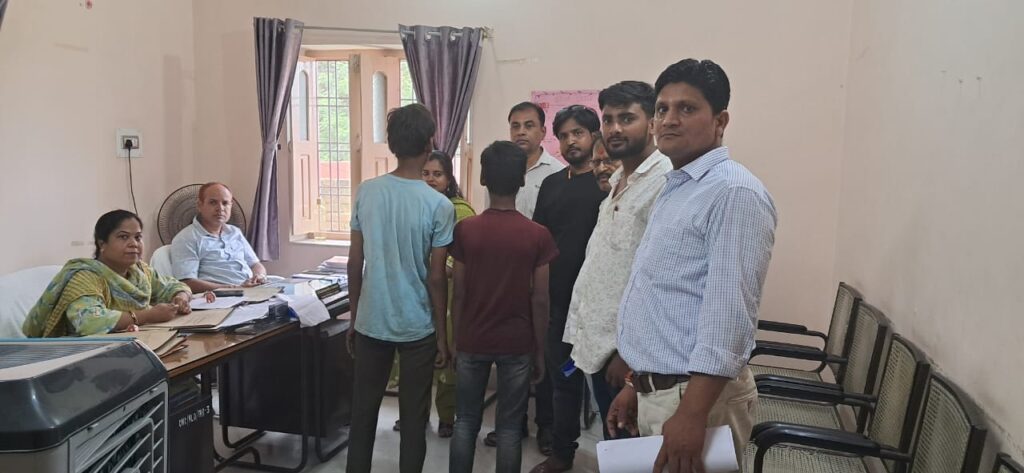 बच्चों से काम कराने वाले दो प्रतिष्ठानों पर कार्रवाई, बाल श्रमिकों को कराया गया मुक्त 1 IMG-20250527-WA0055