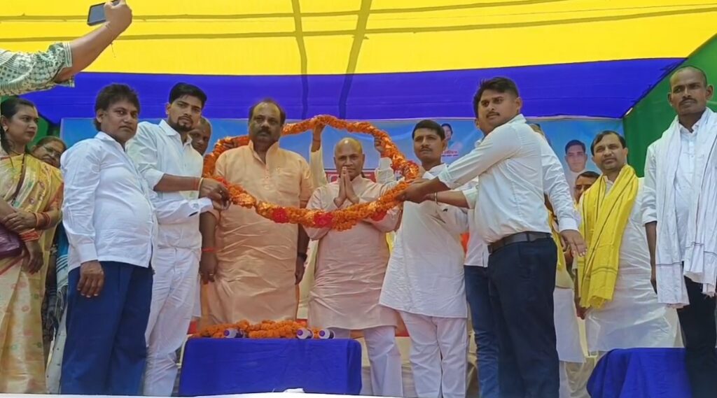 'आसा' पार्टी का कार्यकर्ता सम्मेलन सरदार पटेल स्टेडियम नालंदा में आयोजित, हजारों की संख्या में कार्यकर्ताओं ने लिया भाग 1 Screenshot_20250503_061028_WhatsApp