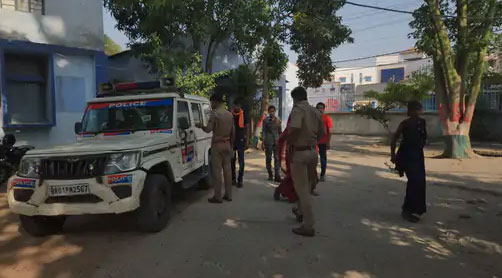 नदी में साड़ी से लिपटा मिला किशोरी का शव, 4 दिन पहले आत्महत्या की बात कह रहा परिवार 1 crimenews