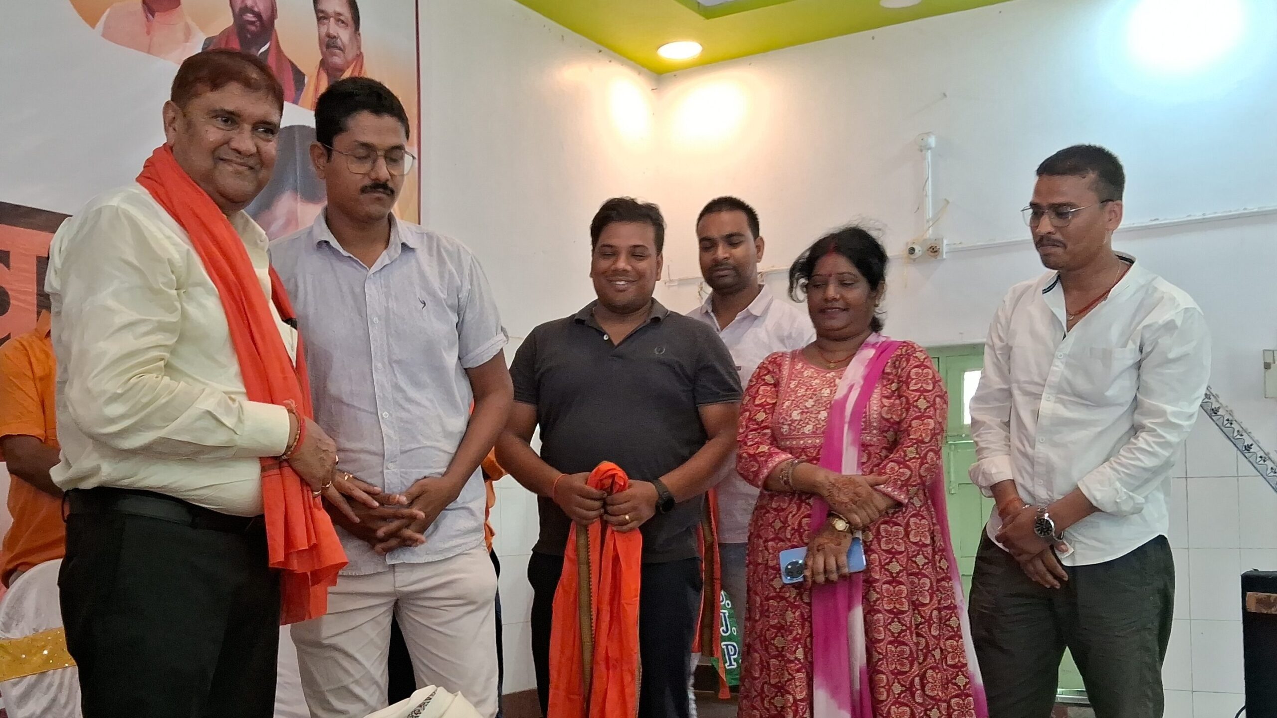 युवा संवाद कार्यक्रम में डॉ. सुनील कुमार ने किया युवाओं का मार्गदर्शन, स्वरोजगार को अपनाने और आत्मनिर्भर बनने का दिया संदेश 3 1000682986 edited scaled
