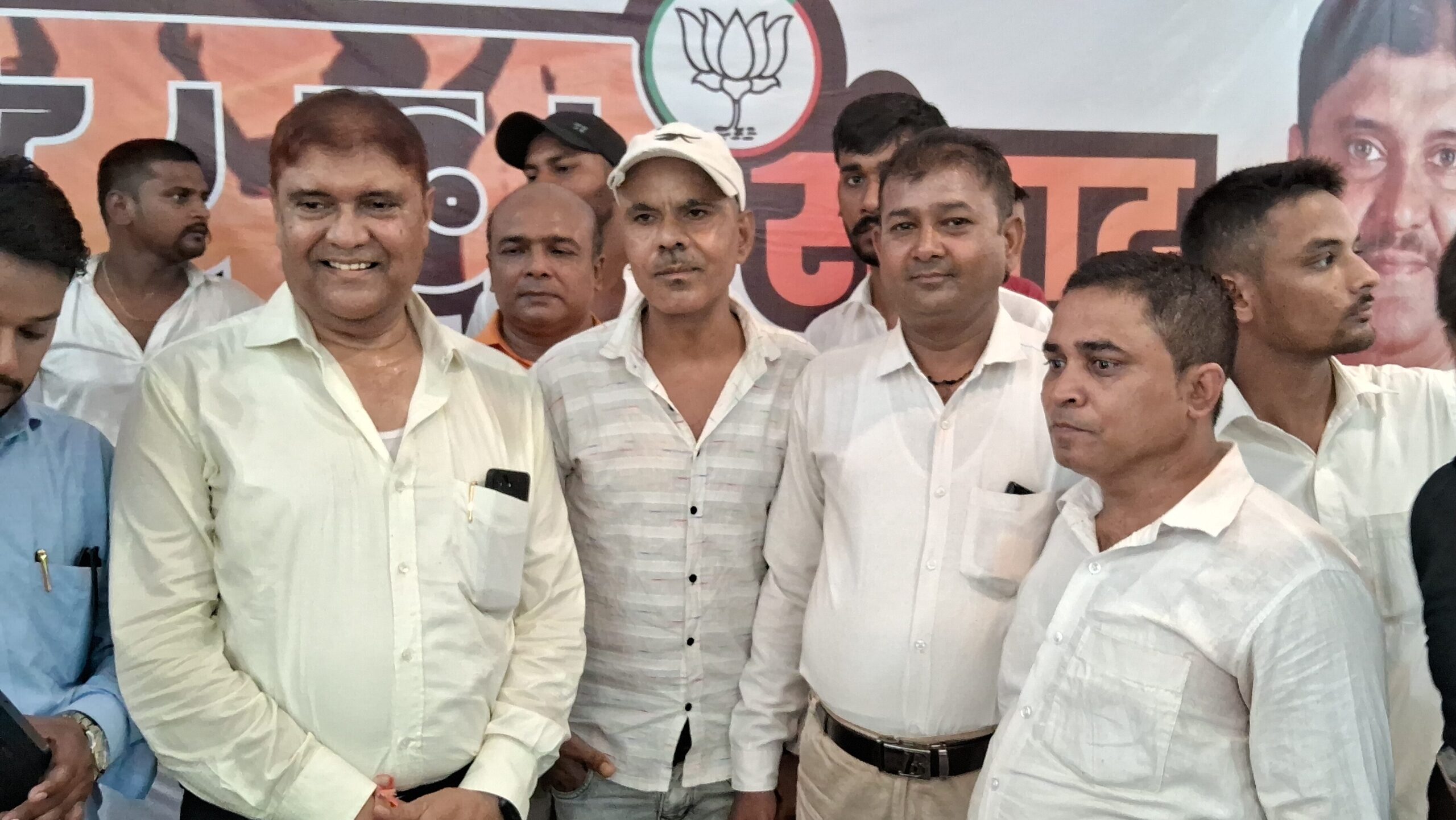 युवा संवाद कार्यक्रम में डॉ. सुनील कुमार ने किया युवाओं का मार्गदर्शन, स्वरोजगार को अपनाने और आत्मनिर्भर बनने का दिया संदेश 4 1000682996 1 edited scaled