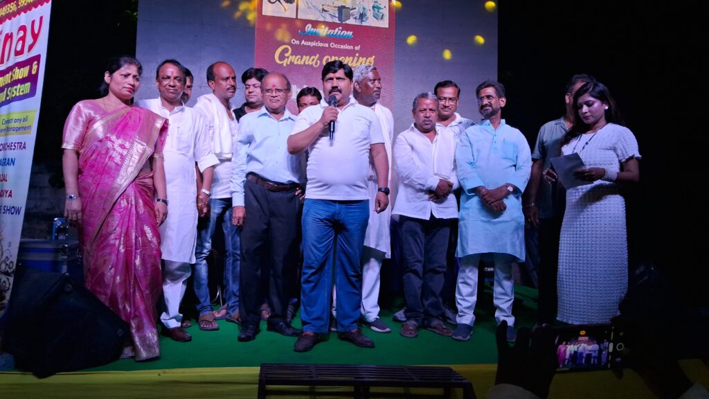 व्हाइटो ड्राई क्लीनर्स की तीसरी ब्रांच का भव्य शुभारंभ, पूर्व विधायक पप्पू खान व अन्य गणमान्य अतिथियों ने की उद्घाटन 2 1000727147