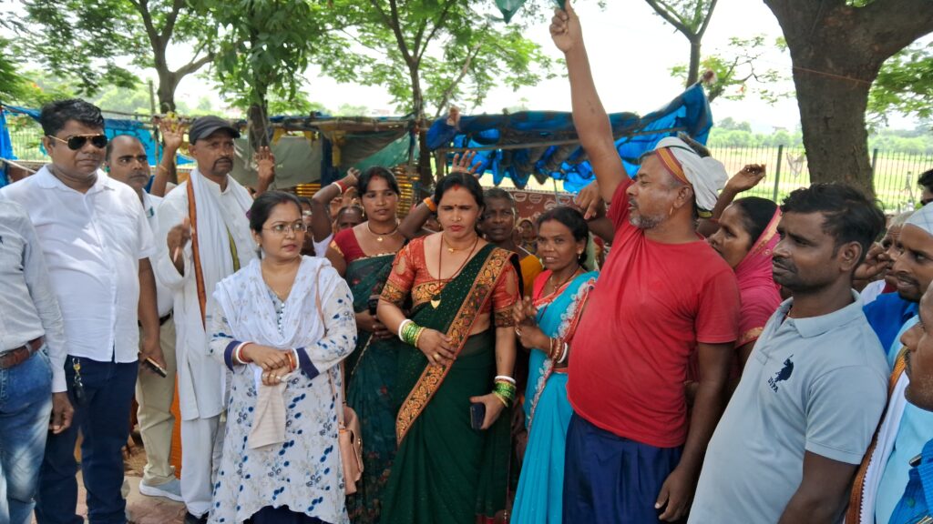 गया गांधी मैदान में उपेंद्र कुशवाहा की 'संवैधानिक अधिकार परिसीमन सुधार महारैली', सुजाता कुशवाहा के नेतृत्व मे नालंदा से हज़ारों कार्यकर्ता हुए शामिल 2 1000729994