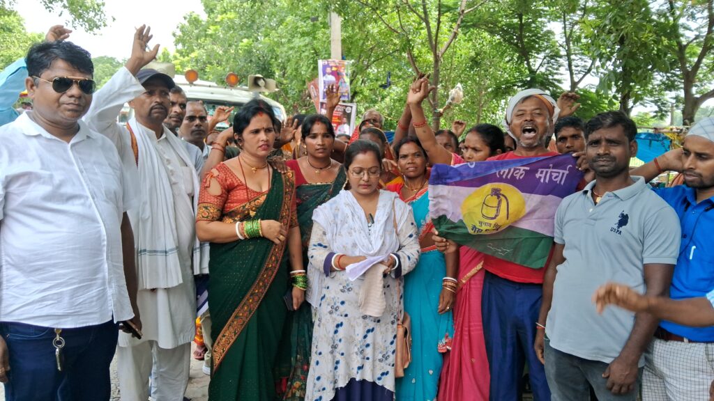 गया गांधी मैदान में उपेंद्र कुशवाहा की 'संवैधानिक अधिकार परिसीमन सुधार महारैली', सुजाता कुशवाहा के नेतृत्व मे नालंदा से हज़ारों कार्यकर्ता हुए शामिल 1 20250629_104828