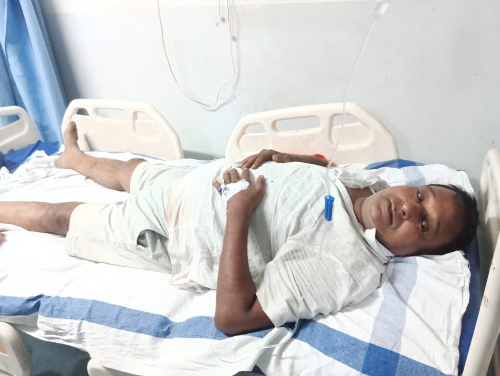 गल्ला व्यापारी को गोली मारकर घायल किया, विम्स में चल रहा इलाज, मौके पर पहुँचे डीएसपी 1 IMG-20250610-WA0058
