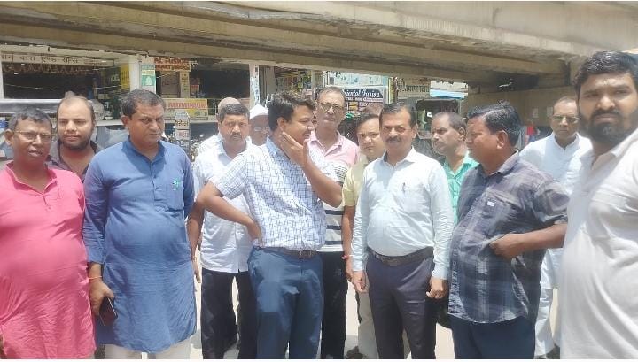 शहर की यातायात समस्या समाधान की दिशा में पहल, नगर आयुक्त ने भरावपर क्षेत्र का किया निरीक्षण 1 IMG-20250627-WA0129