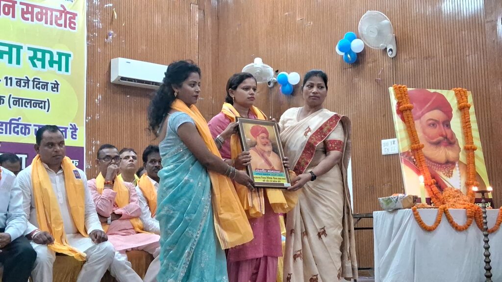 दानवीर भामाशाह सम्मान समारोह का हुआ आयोजन: तैलिक समाज ने भरी हुंकार, हजारों लोग हुए शामिल 3 1000760402