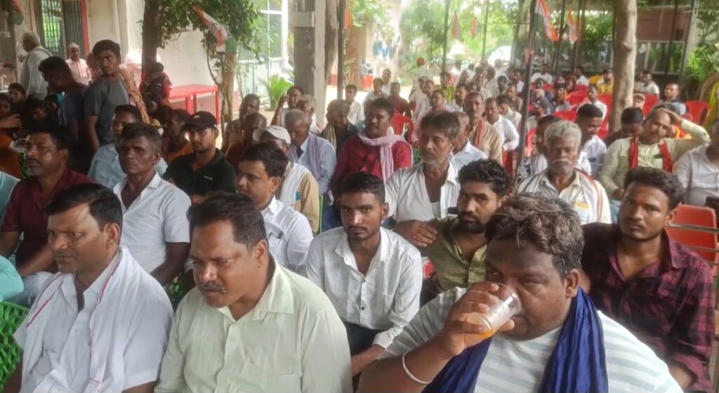 राजगीर में कांग्रेस कार्यकर्ता सम्मेलन आयोजित, ‘माई बहन योजना’ का ऐलान, रवि ज्योति को टिकट देने की उठी मांग 3 1000764186