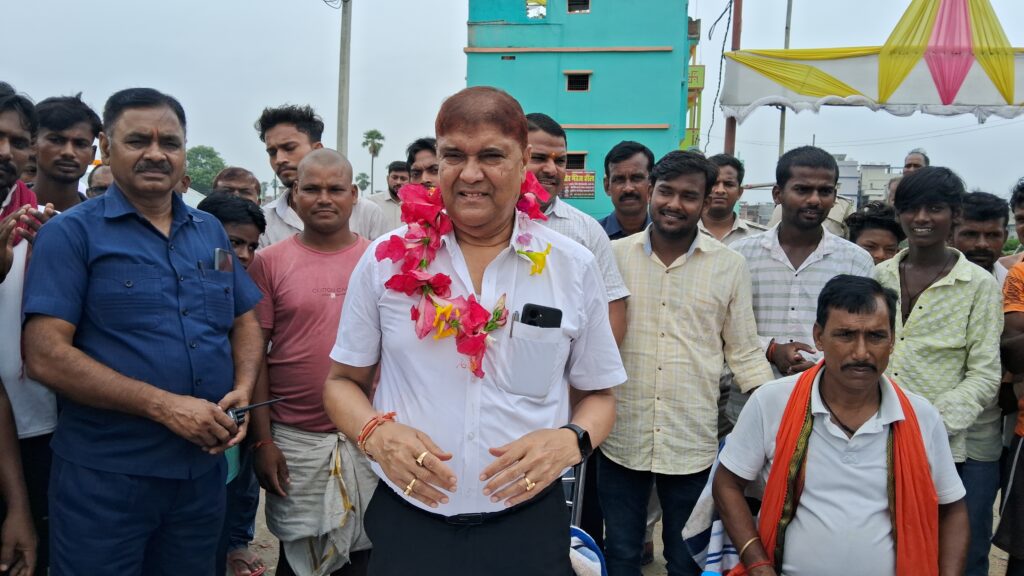 रहुई और बिहारशरीफ में 1.57 करोड़ की योजनाओं का वन मंत्री डॉ. सुनील कुमार ने किया शिलान्यास 3 1000775743 1