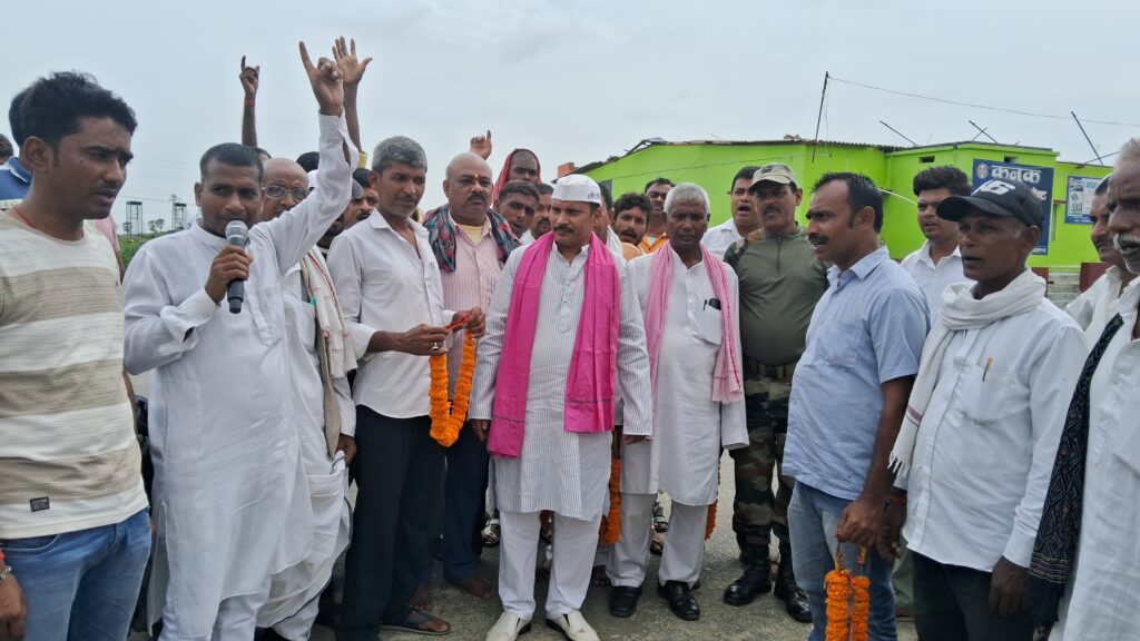 अस्थावां में लोकतांत्रिक जन विकास पार्टी का कार्यालय उद्घाटन, राष्ट्रीय अध्यक्ष अरमान देव उर्फ मुकेश धानुक ने भरी हुंकार 2 1000775888