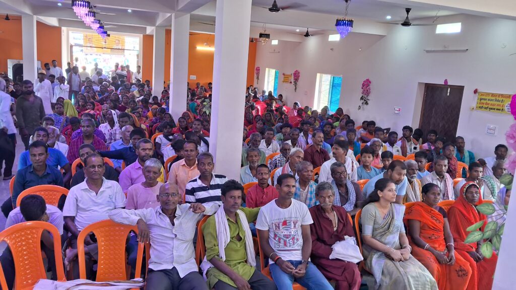 नालंदा में ‘बिहार बदलाव संवाद’ सभा, जन सुराज नेता आरसीपी सिंह ने किया संबोधित 3 1000777923