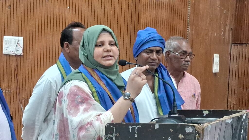 बिहारशरीफ में जुटा हक की लड़ाई का हुजूम – फुटपाथ दुकानदारों का फूटा ग़ुस्सा: "स्मार्ट सिटी नहीं, हमें रोज़गार चाहिए 2 1000791553