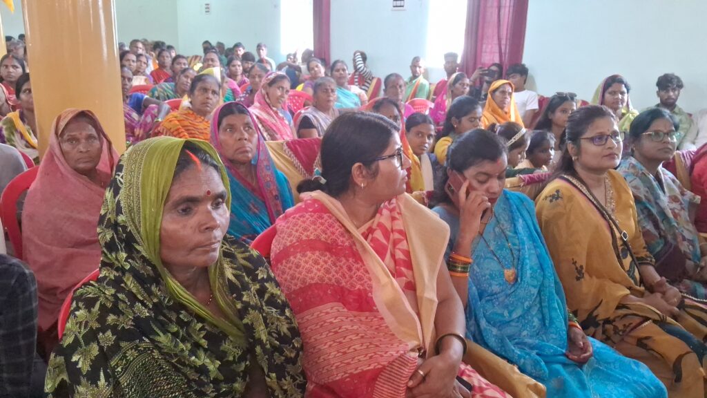 हम सत्ता नहीं, व्यवस्था बदलने निकले हैं" — बिहार में गरजे RCP सिंह, जन सुराज की सभा में जुटे हजारों लोग, आरसीपी सिंह ने दिया बदलाव का मंत्र 4 1000796817