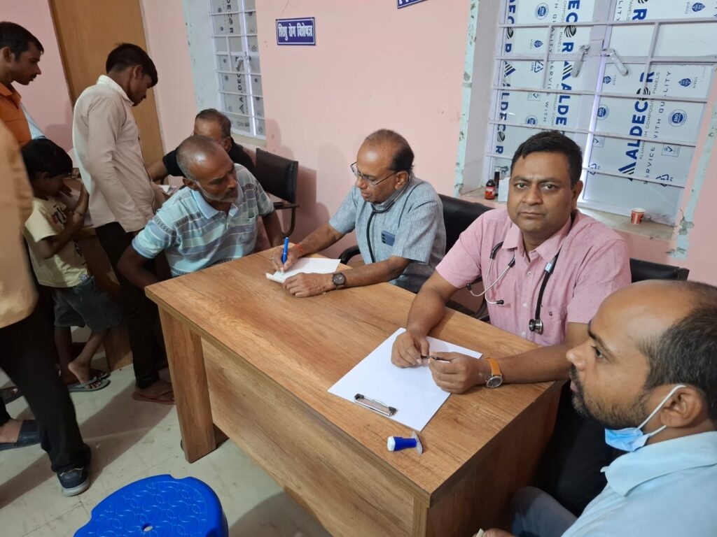 रेड क्रॉस सोसाइटी नालंदा द्वारा साप्ताहिक स्वास्थ्य जांच व योग शिविर का आयोजन, 211 मरीजों को मिला निःशुल्क इलाज 1 IMG-20250706-WA0037