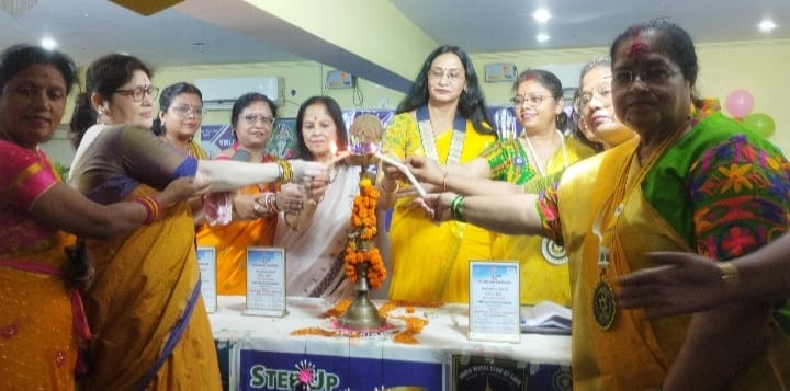 इनर व्हील क्लब ऑफ बिहार शरीफ का 42वां अधिष्ठापन समारोह आयोजित रश्मि रानी बनीं नई अध्यक्ष, कुमारी रश्मि को सचिव पद की जिम्मेदारी 1 IMG-20250713-WA0044