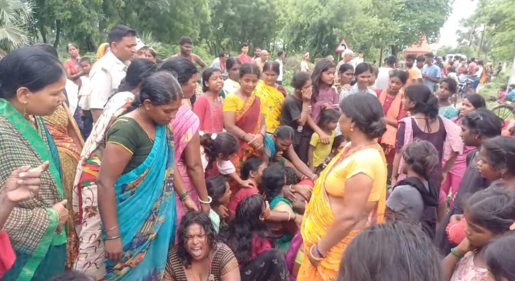 बचपन का खेल बना मातम, दो परिवारों की खुशियां डूब गईं गड्ढे में 1 IMG-20250729-WA0064