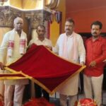 धार्मिक न्यास बोर्ड अध्यक्ष रणवीर नंदन ने बाबा मणिराम अखाड़ा में चढ़ाया लंगोट, मठ-मंदिरों की जमीन सुरक्षित करने का किया आग्रह