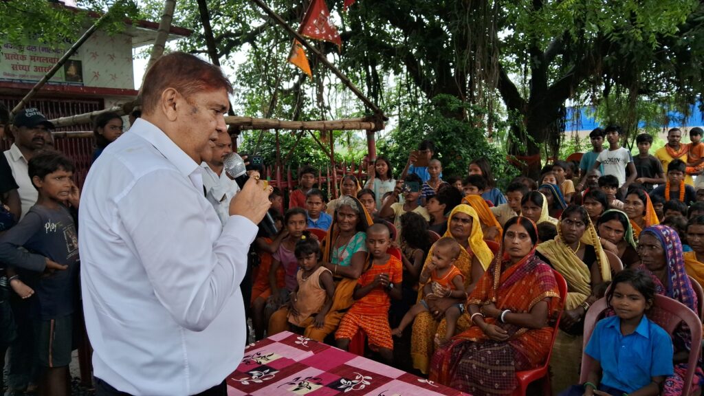 डॉ. सुनील कुमार ने किया विकास योजनाओं का उद्घाटन, जनता को "वोट कटवा" से सतर्क रहने की दी सलाह 2 1000805051