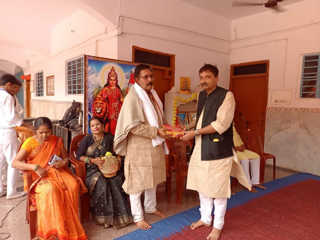 सेवा, सादगी और संस्कार की मिसाल: शिक्षा की तपोभूमि से विदा हुए आचार्य बीरेन्द्र प्रताप सिंह 3 1000807238