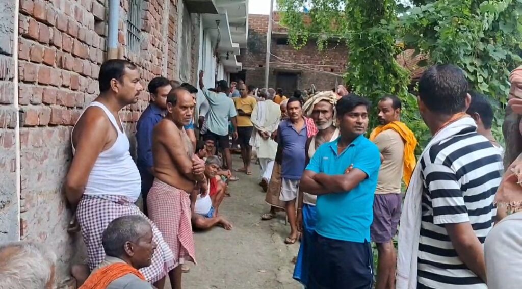हवनपुरा गांव में करंट की चपेट में आकर रिटायर्ड सिपाही की मौत, खेत में गिरा था 11 हजार वोल्ट का तार 2 1000817633