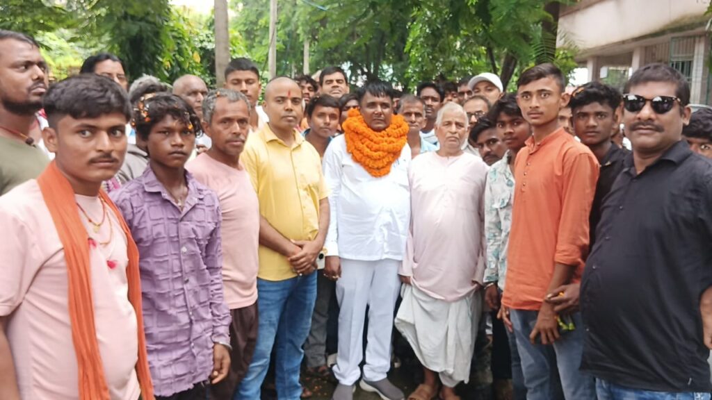 नालंदा में पैक्स चुनाव की सरगर्मी तेज, प्यारेपुर पंचायत अध्यक्ष पद पर सीधी टक्कर 2 1000827318
