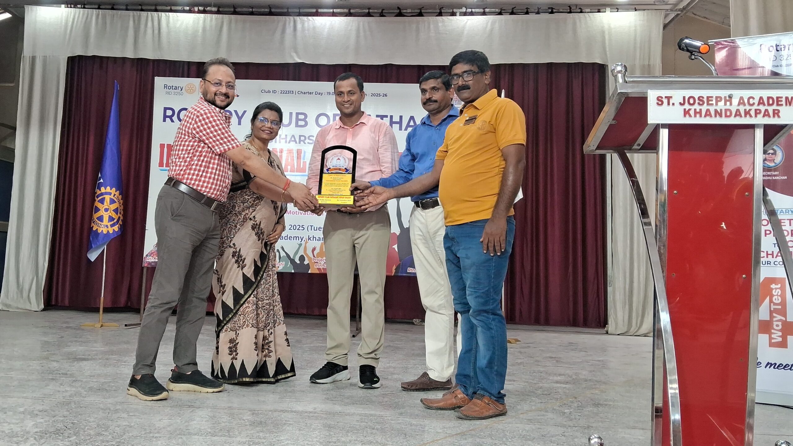 भविष्य निर्माण की राह दिखाने निकला रोटरी क्लब, युवाओं में जागी नई उमंग 2 1000829303 edited scaled