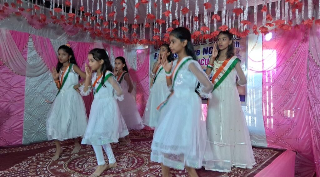यूनिक सेंट्रल स्कूल में 79वां स्वतंत्रता दिवस धूमधाम से मनाया गया 3 1000841522