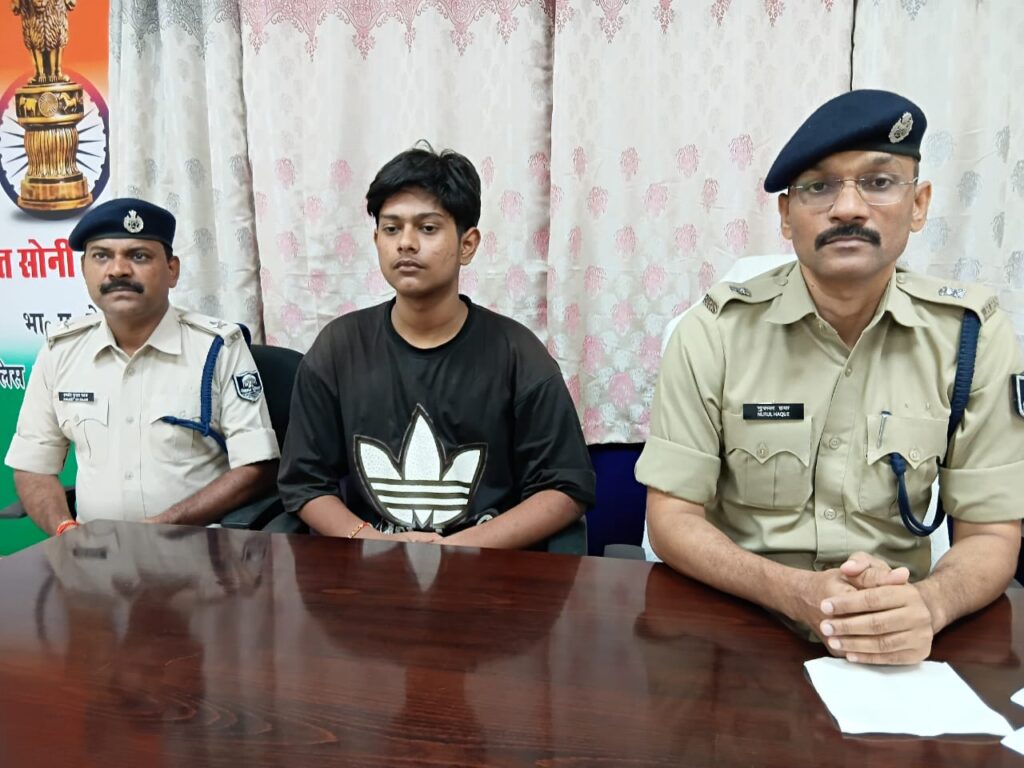 पटना से किडनैप अपहृत छात्र बिहारशरीफ से बरामद, 10 लाख फिरौती से पहले ही पुलिस ने किया खेल खत्म 2 1000873672