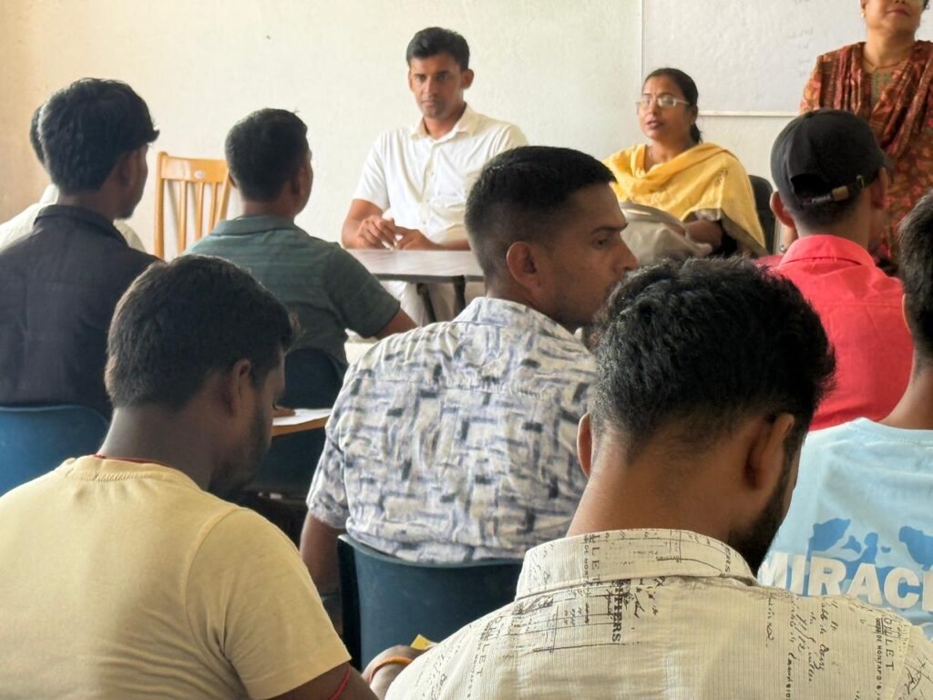 नालंदा के मानपुर गिरियक स्थित यशोदानंद कॉलेज ऑफ फार्मेसी में बिहार स्टूडेंट क्रेडिट कार्ड योजना पर सेमिनार का आयोजन 2 1000876594