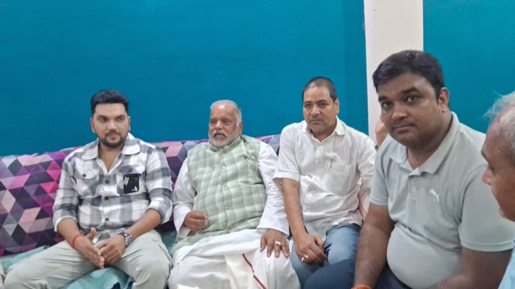 मगही फिल्म "मगध पुत्र " की शूटिंग पर पहुंचे ग्रामीण विकास मंत्री श्रवण कुमार, कहा जल्द ही राजगीर मे फिल्म सिटी का निर्माण होगा 1 20250826_192553