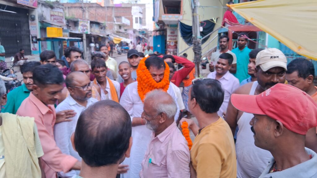 अनिल कुमार अकेला ने खैराबाद से महल पर मोहल्ले तक की समाधान यात्रा की शुरुआत 1 20250831_171220