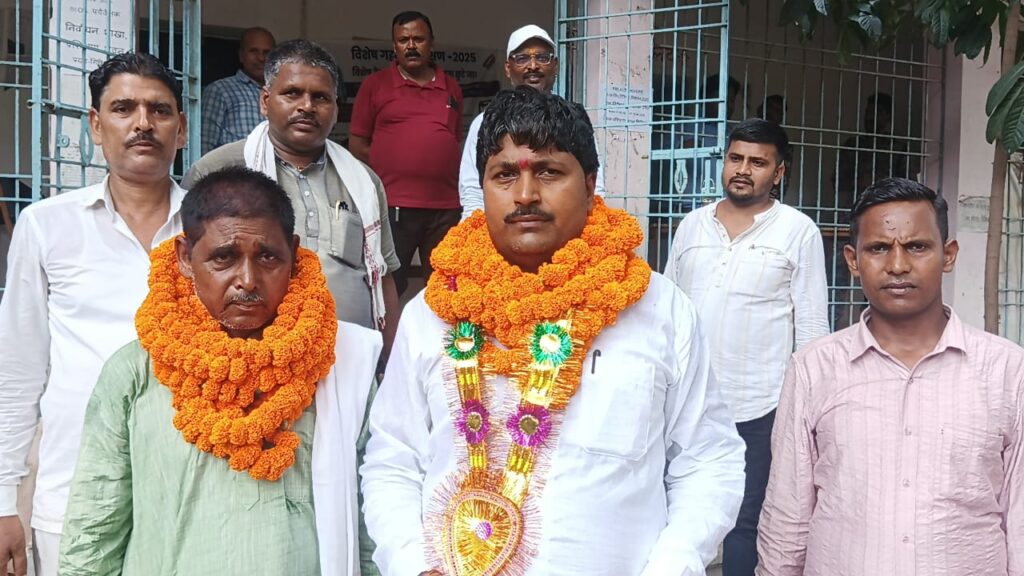 प्यारेपुर पंचायत पैक्स चुनाव में पांच उम्मीदवार मैदान में, गिरियक में चुनावी माहौल गरमाया 1 IMG-20250812-WA0086