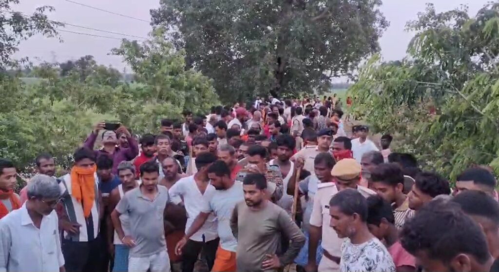 नालंदा में लापता युवक की हत्या, शव मिलने के बाद सड़क जाम कर परिजनों का हंगामा 1 Screenshot_20250807_092504_WhatsApp