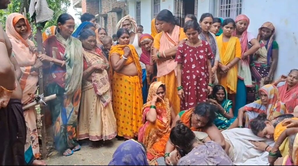 हवनपुरा गांव में करंट की चपेट में आकर रिटायर्ड सिपाही की मौत, खेत में गिरा था 11 हजार वोल्ट का तार 1 Screenshot_20250807_193346_WhatsApp